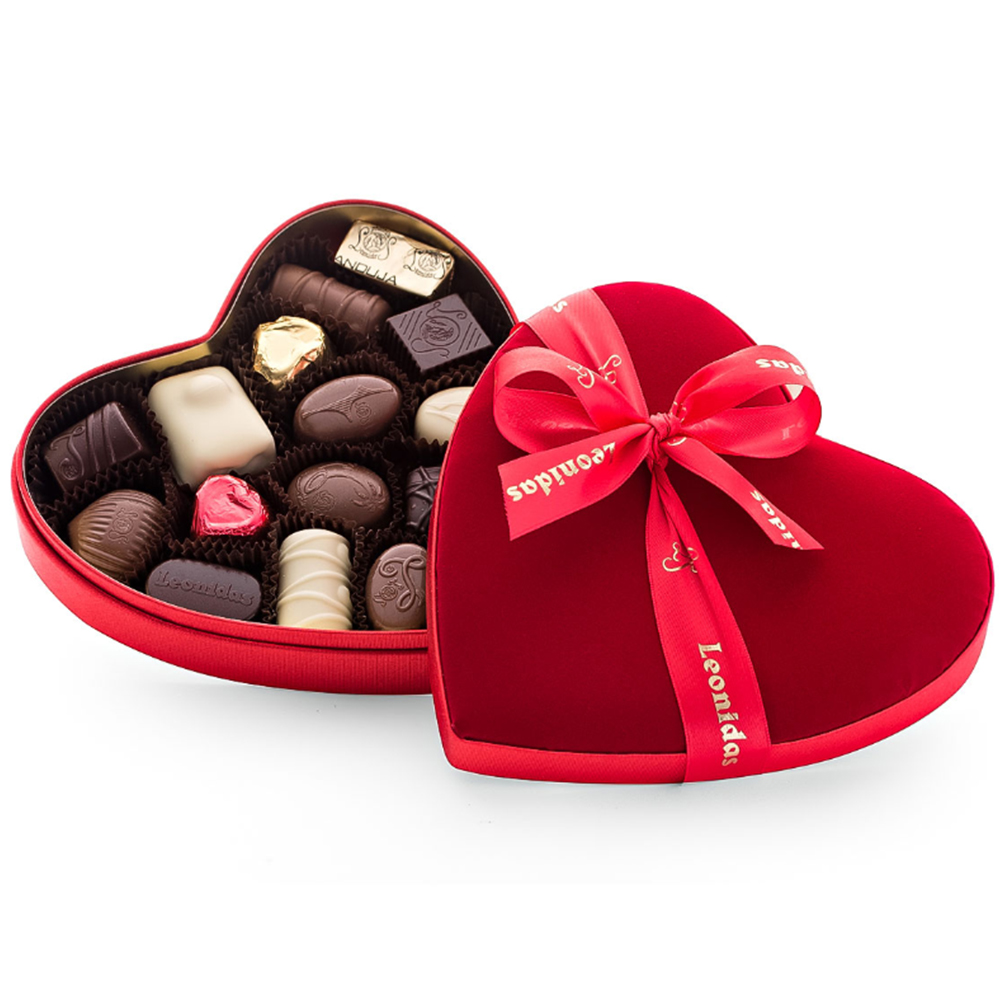 IG: @goodies.by.Ari Birthday chocolate heart mold  Chocolate covered  fruit, Chocolate hearts, Chocolate strawberries